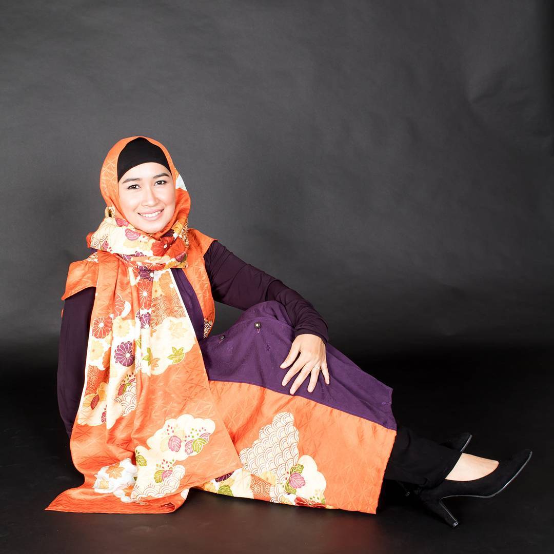 Enchanting Silk Kimono x Hijab: Embrace Tradition and Fashion