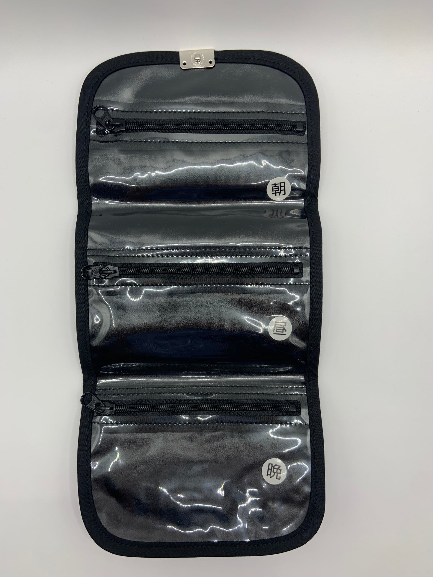 Pill wallet with 3 Compartments | Kimono Design