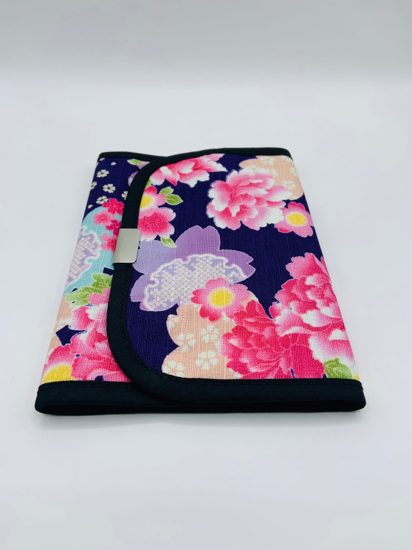 Pill wallet with 3 Compartments | Kimono Design